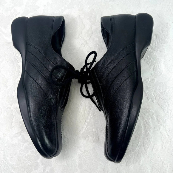St‎ Johns Bay Lace Up Black Comfort Shoe Women's Size 5 - Picture 3 of 8